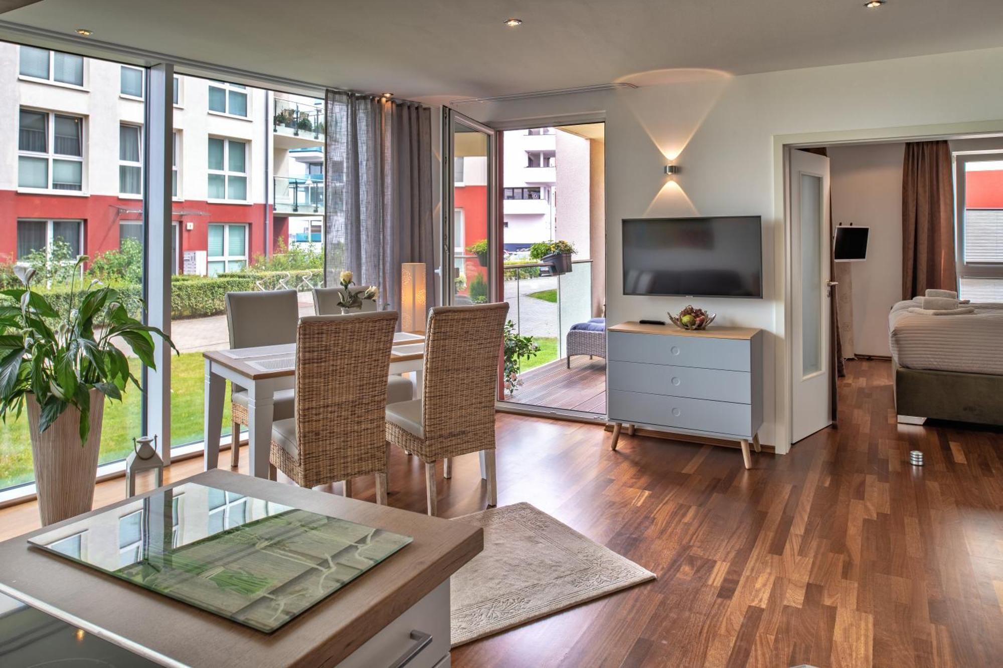 "Myharbourfront", Luxurioeses Wohnen An Der Hafenmole Apartment Rostock Exterior photo